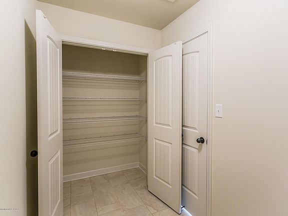 5th image of 3592 Sabra Ln