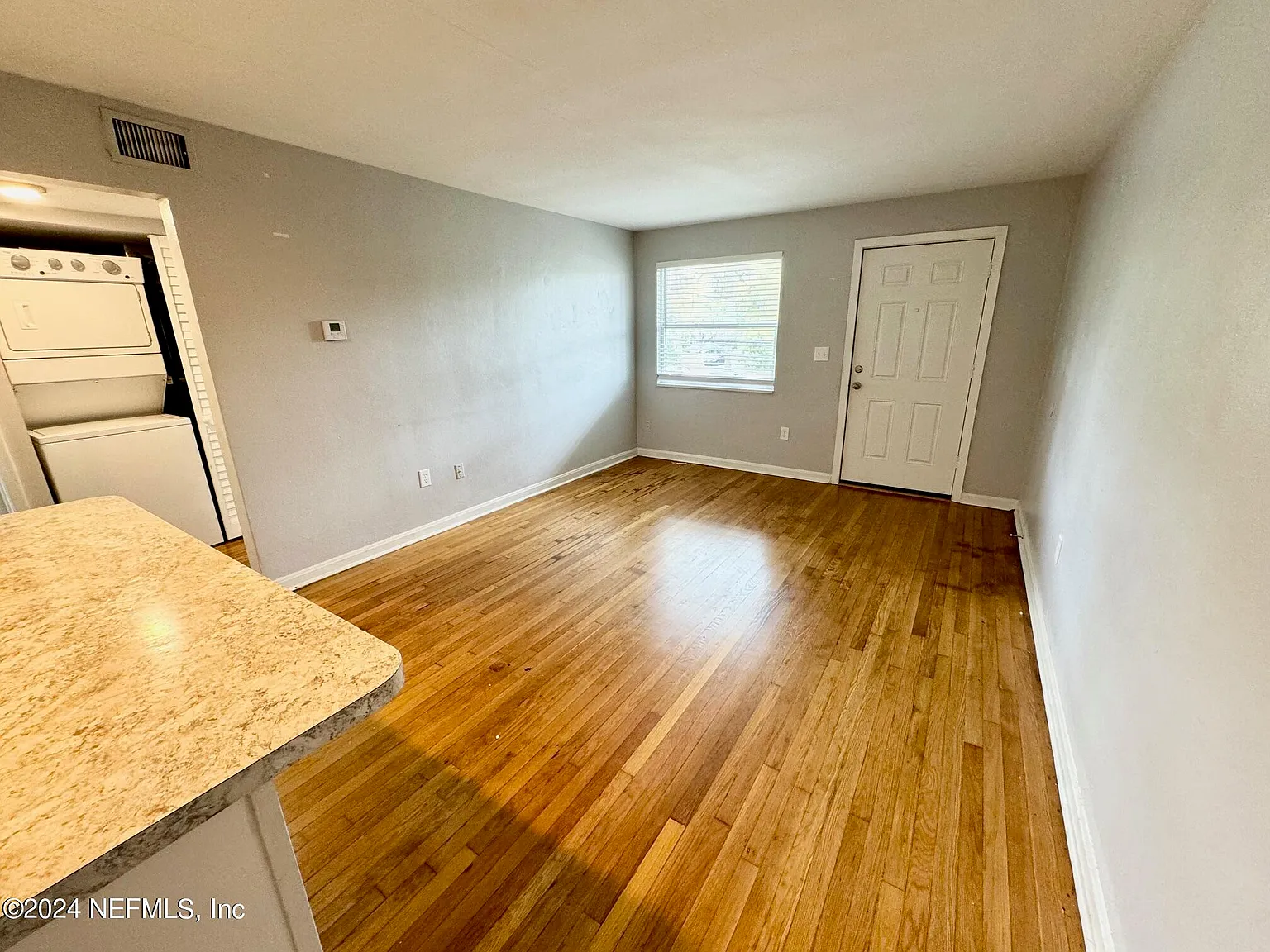 2 bed, 1.0 bath, 706 sqft, $1,250 — Photo 3