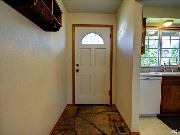 3rd image of 6726 66th St NE