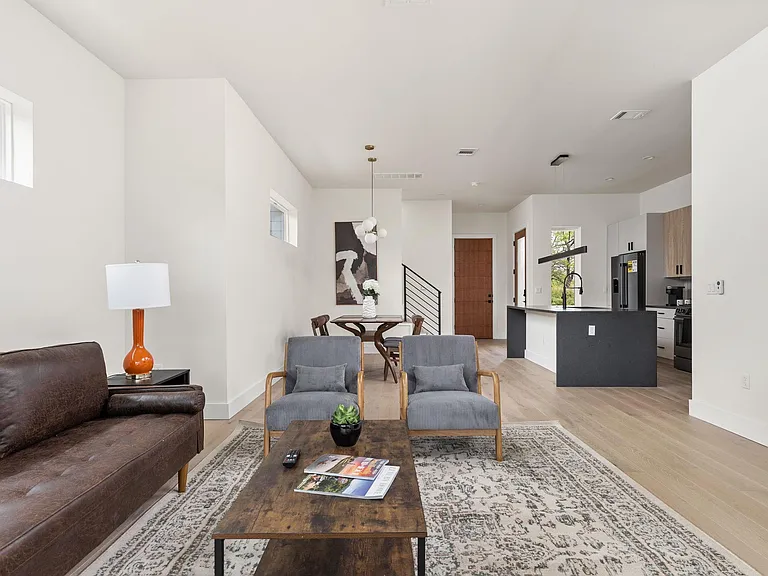 1402 Summit St #A — Photo 9