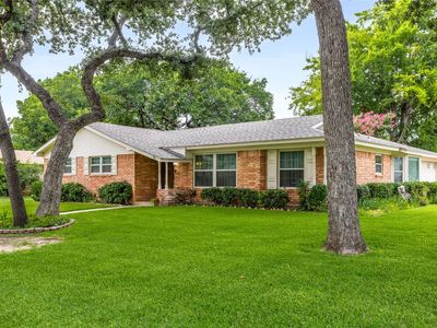 520 Circleview Dr N, Hurst, TX, 76054