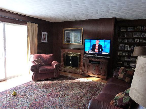 3rd image of 3950 Dogwood Dr