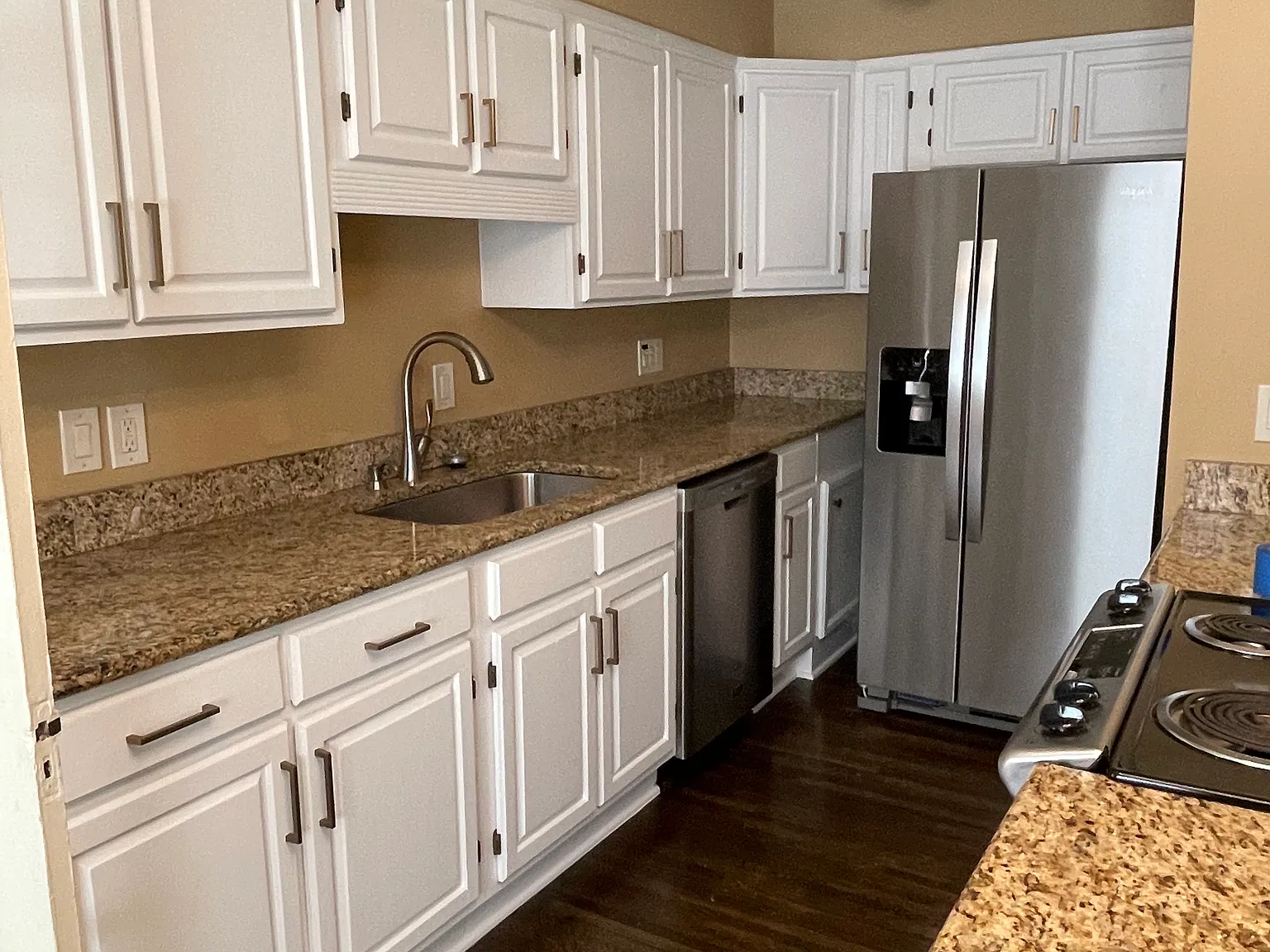 2 bed, 1100 sqft, $2,150 — Photo 2