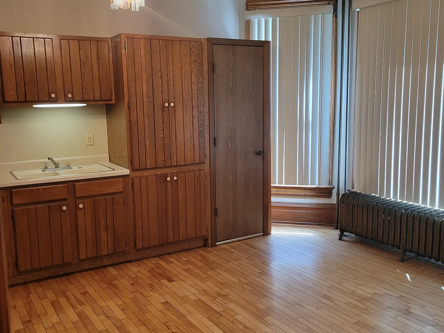 Studio, 450 sqft, $905 — Photo 2