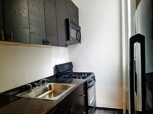 Rented by Julianna Realty Corp | media 3