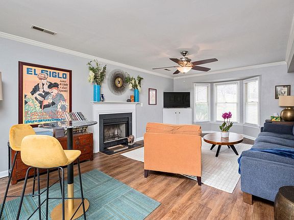 3rd image of 1143 Raintree Dr