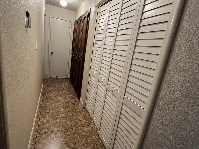 1823 W Whitendale Ave #1823 — Photo 10