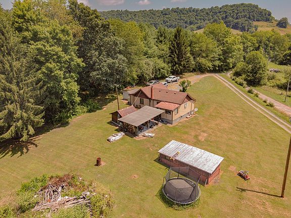 4th image of 262 Country Wood Ln