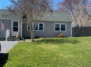 2 Carl St, Ronkonkoma, NY 11779