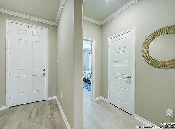 5th image of 326 Colonial Blf