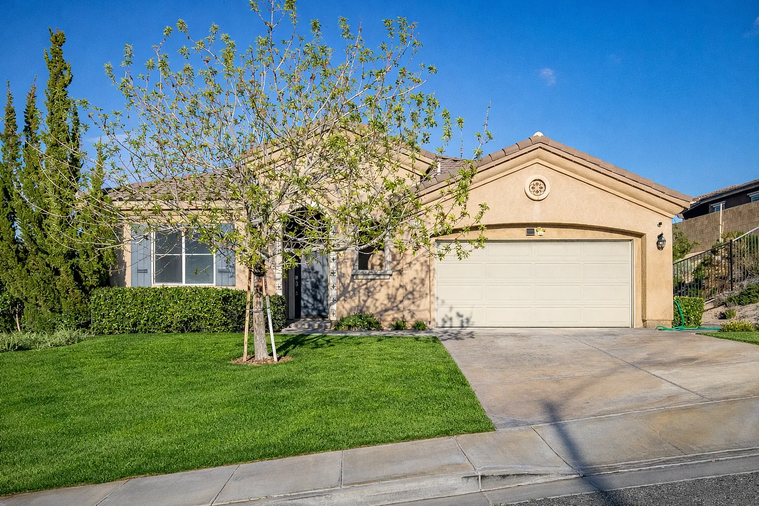 38572 Persian Way — Photo 1