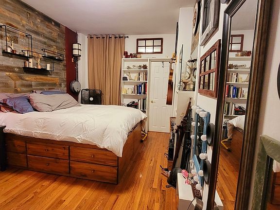 4th image of 227 E 69th St APT 1C
