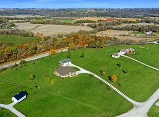 2427 Meadow Valley Ct, Winterset, IA 50273
