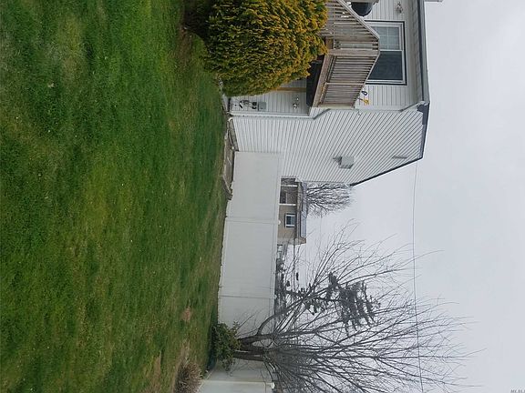 5th image of 157 Cove St