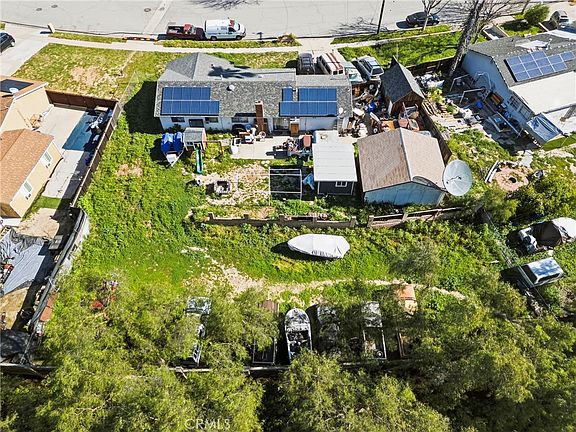 4th image of 4008 Valley Fair St