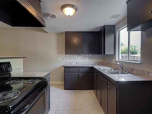 3rd image of 132 N 20th St