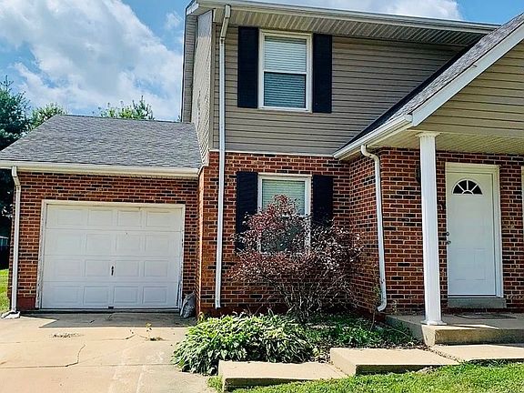 2nd image of 1401-1403 Chancellor Dr