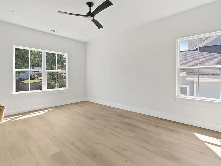 3127 Columbus Cir — Photo 14