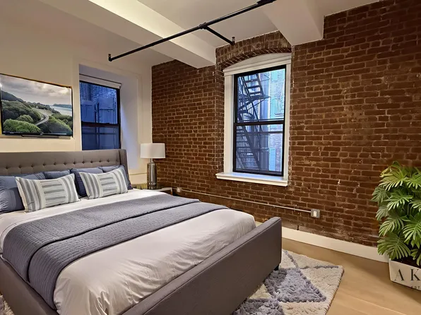 16 East 18th Street image 4 of 7