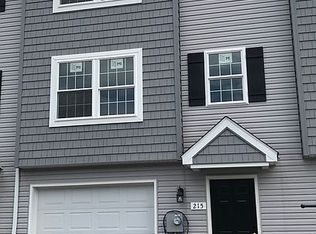 215 Kentwell Dr, York, PA 17406