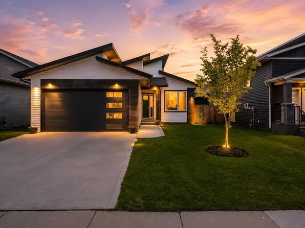 77 N Murphy Close, Blackfalds, AB T4M 0H5