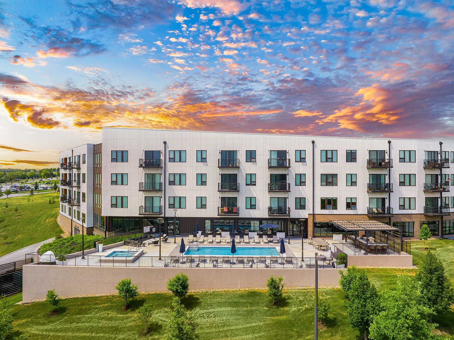 Avidor Omaha - 55+ Active Adult Apartment Homes — Photo 2