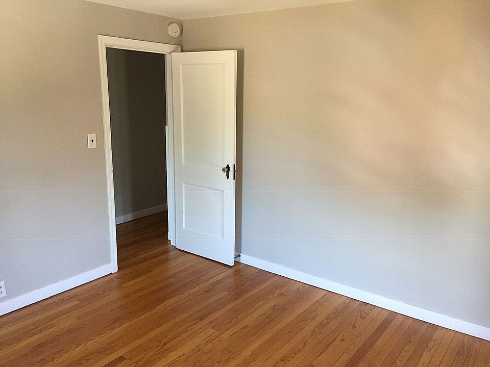 3rd floor bedroom