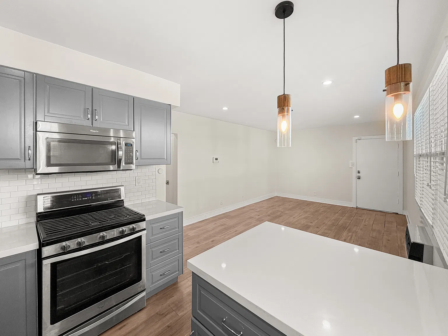 1 bed, 750 sqft, $2,995 — Photo 4