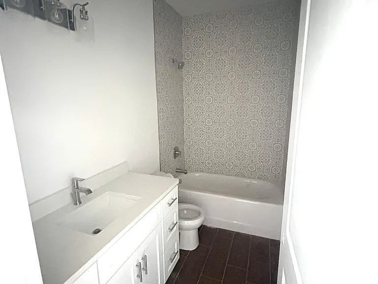 554 Ronnoc Ln — Photo 17