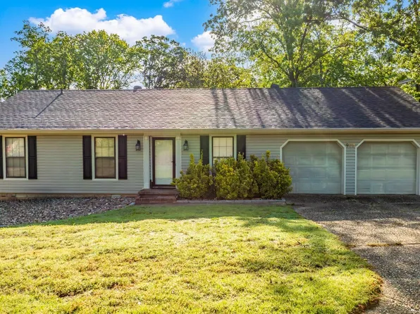 909 Beacon Hill Ct, Little Rock, AR 72211