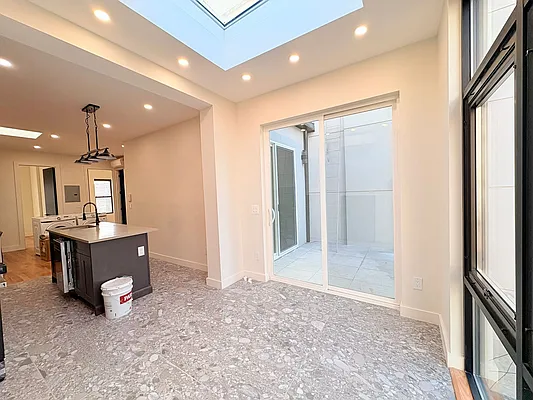 Rented by TorsX Inc | media 32