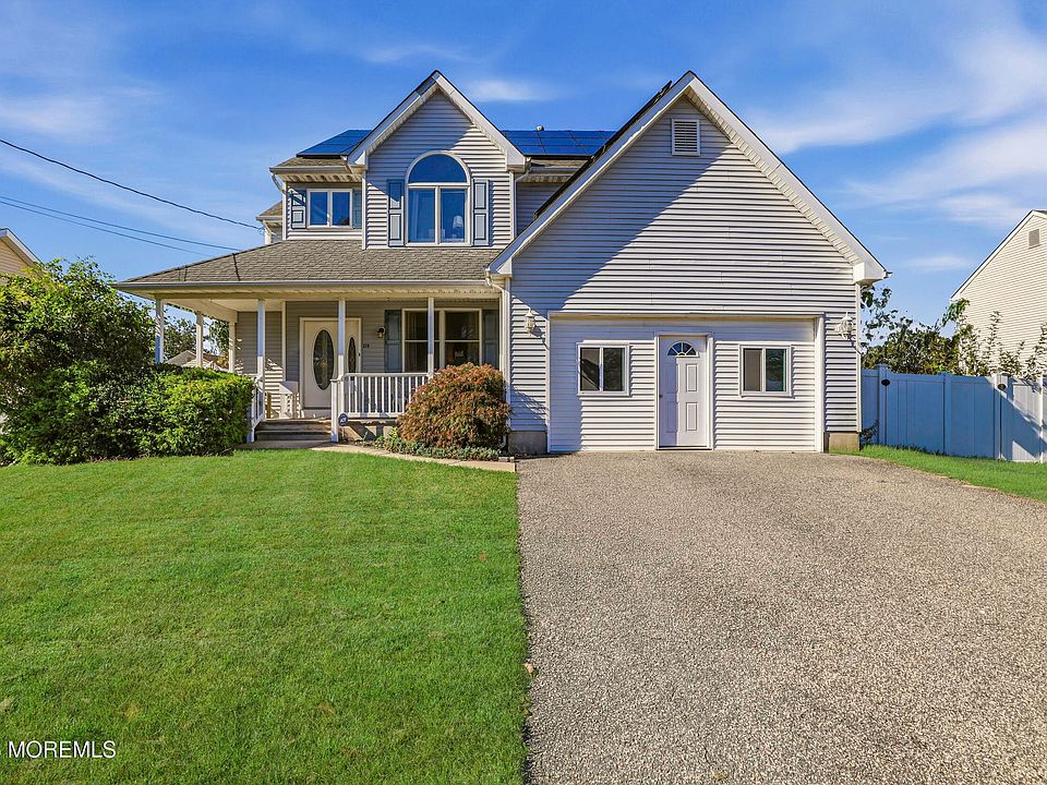 1st image of 370 Spruce Drive