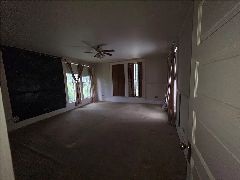815 E Washington Ave — Photo 10