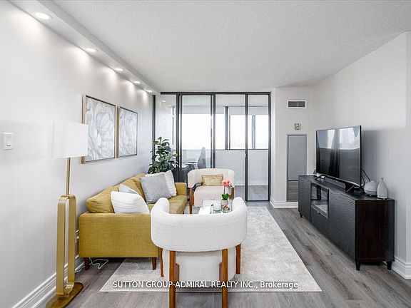 5th image of 133 Torresdale Ave #1501