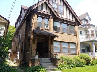 926 Spaight St APT 1, Madison, WI 53703