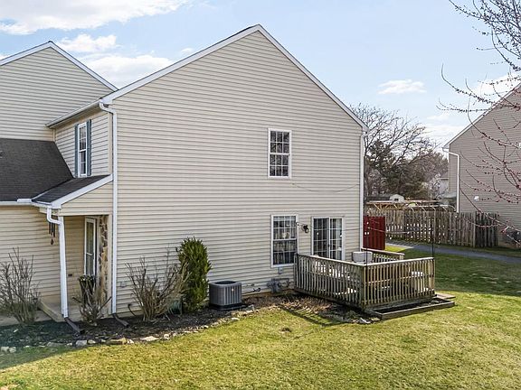 2nd image of 2960 Aster Ln