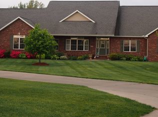 14955 Lippold Rd, Carlinville, IL 62626