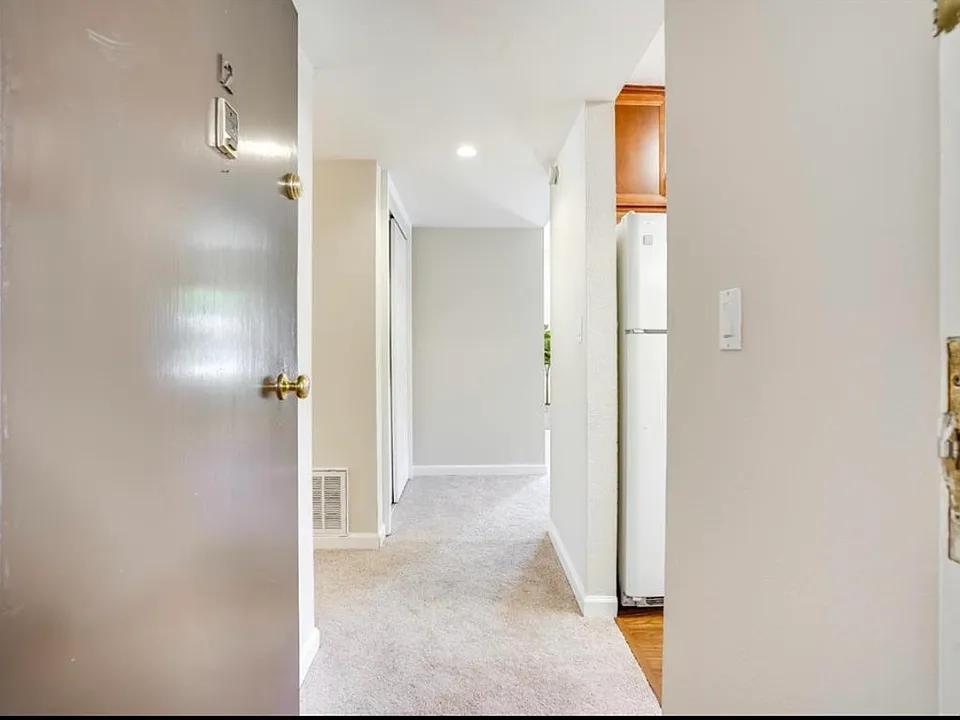 276 Tradewinds Dr #12