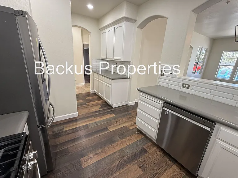 7 Moreno St — Photo 9