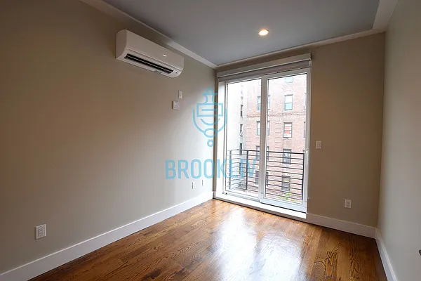 Rented by null | media 49