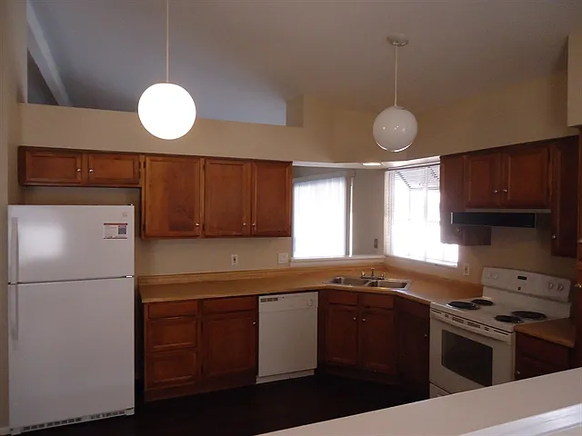 5553 W Shangri La Rd — Photo 3