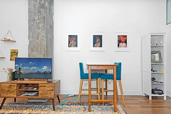 Rented by City Connections Realty | media 4