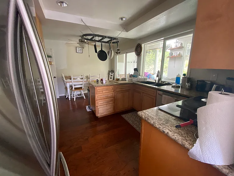 Skyview Pl — Photo 4