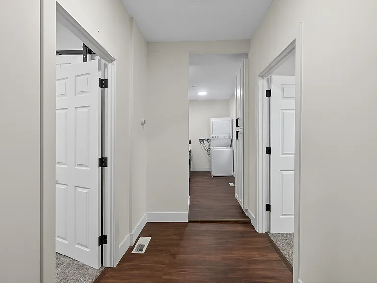 306 12th Ave NE #1 — Photo 6