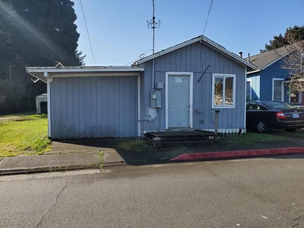 215 Monument Rd, Rio Dell, CA 95562