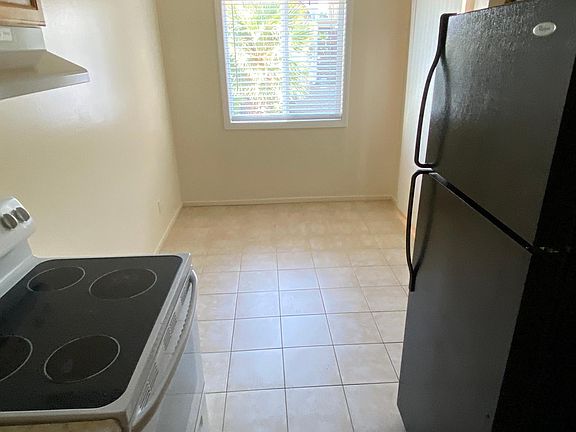5th image of 24065 Neece Ave APT 9