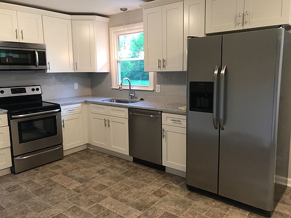 3rd image of 271 Southburn Dr