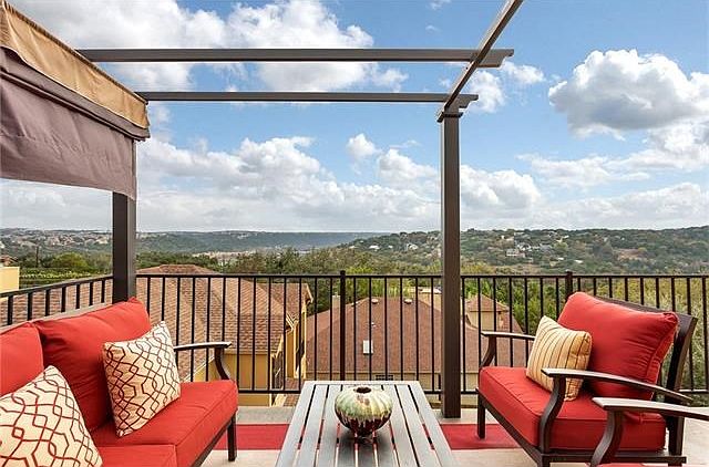Sweeping Lake Austin and hill country views.
