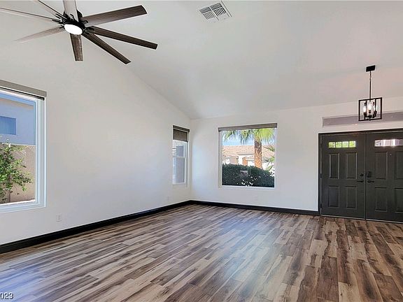 3rd image of 1221 Moorpoint Dr