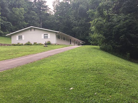 2nd image of 1844 Tucker Ln